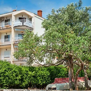 villa-daniela-trogir.hotels-in-trogir.com/